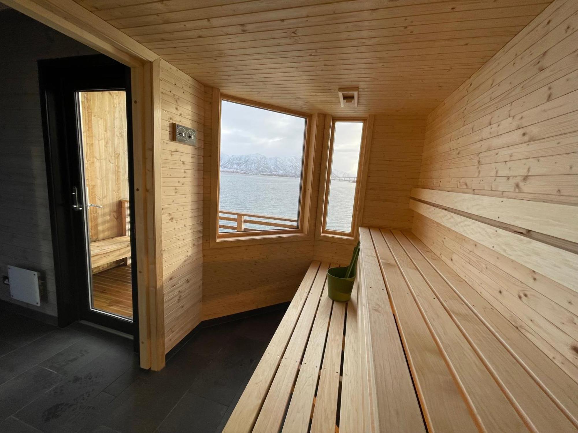 Risoyhamn Sjohus As Apartment Exterior photo